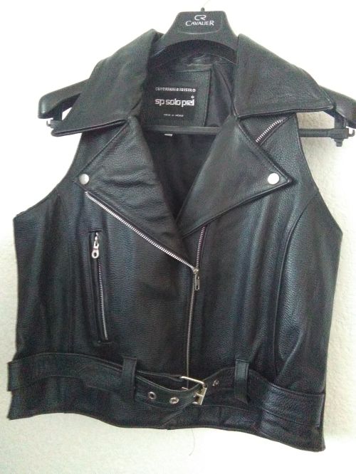 imagen de Chaleco de Piel Negro para Dama   con id 34047